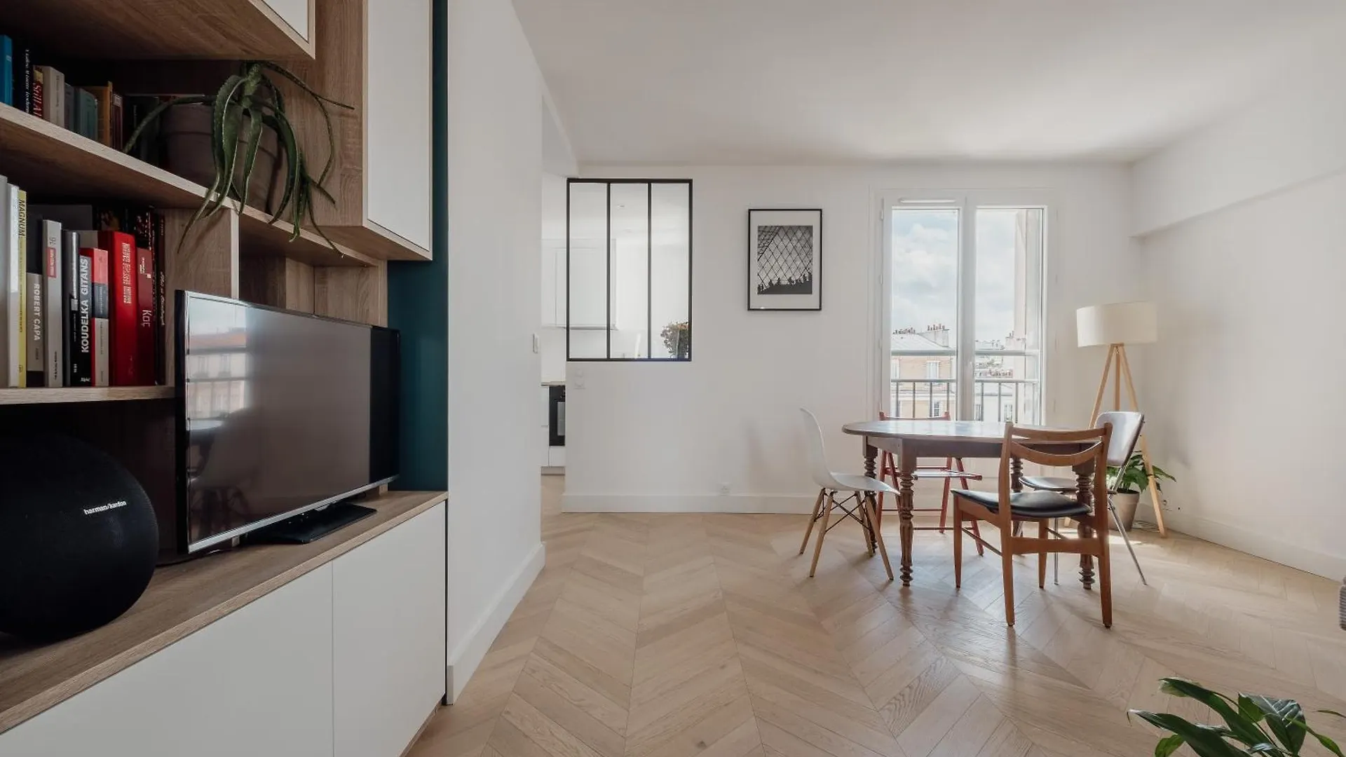 Veeve - Meticulously Minimalist Apartment Paris France