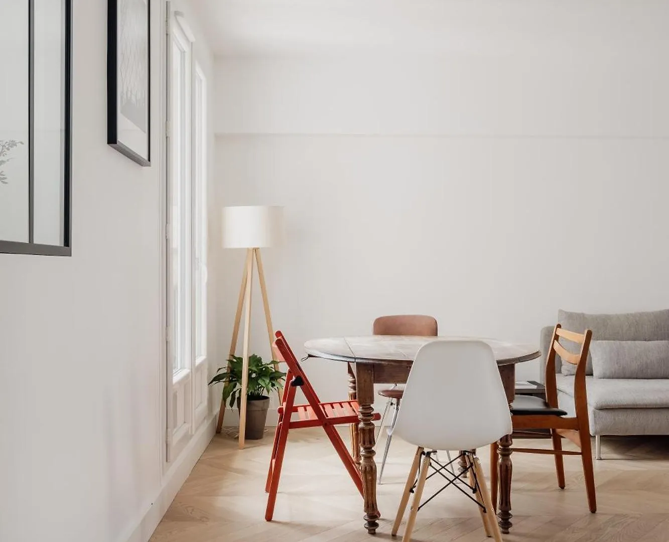 Veeve - Meticulously Minimalist Apartment Paris France