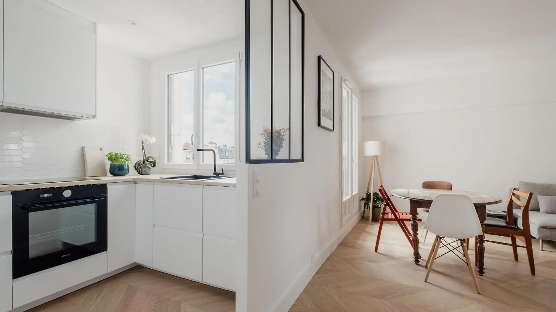 Veeve - Meticulously Minimalist Apartment Paris 0*,  France