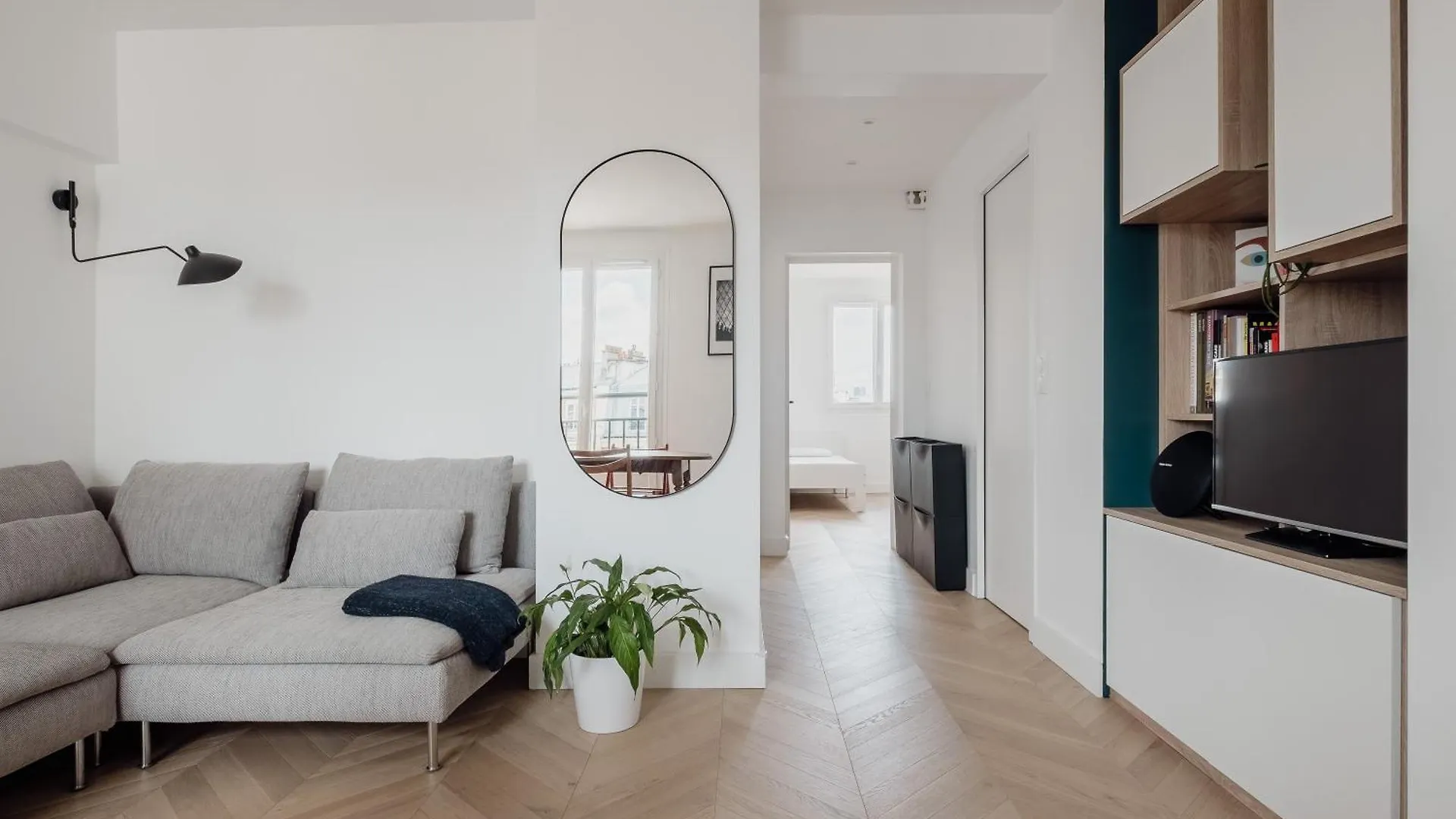 Veeve - Meticulously Minimalist Apartment Paris France